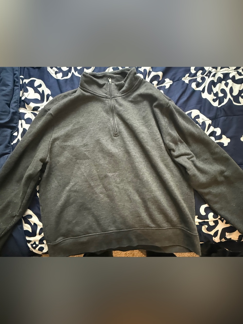 Amazon Essentials Men's Charcoal Gray Quarter-Zip Sweater